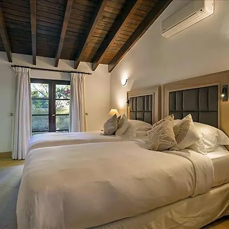 Aldeia Das Acoteias Sleeps 8 With Pool And Air Con 빌라 올류스 데 아구아